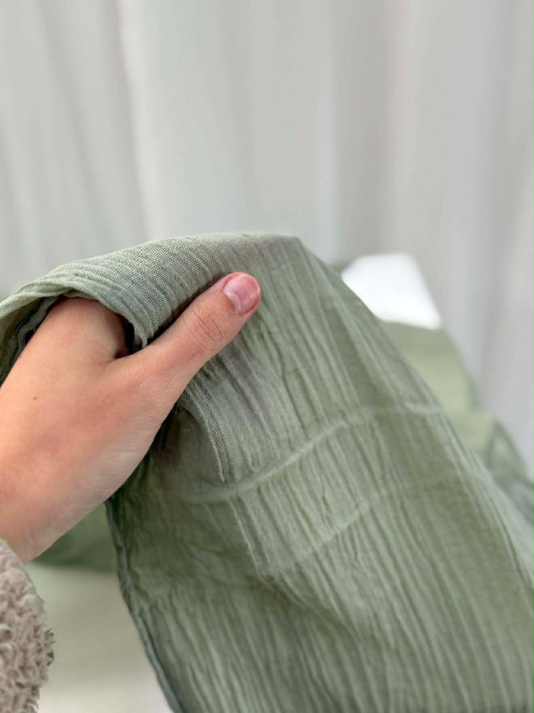 Chemin de table vert mousseline