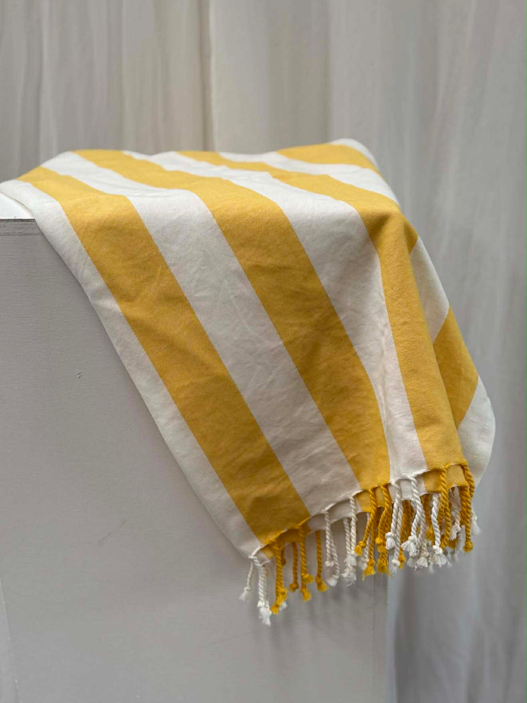 Serviette rayée jaune