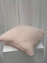 Coussin rose rayé blanc