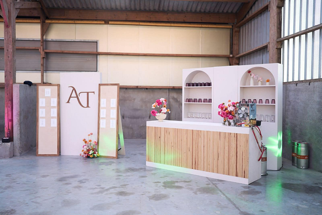 Bar beige/bois, modules étagères