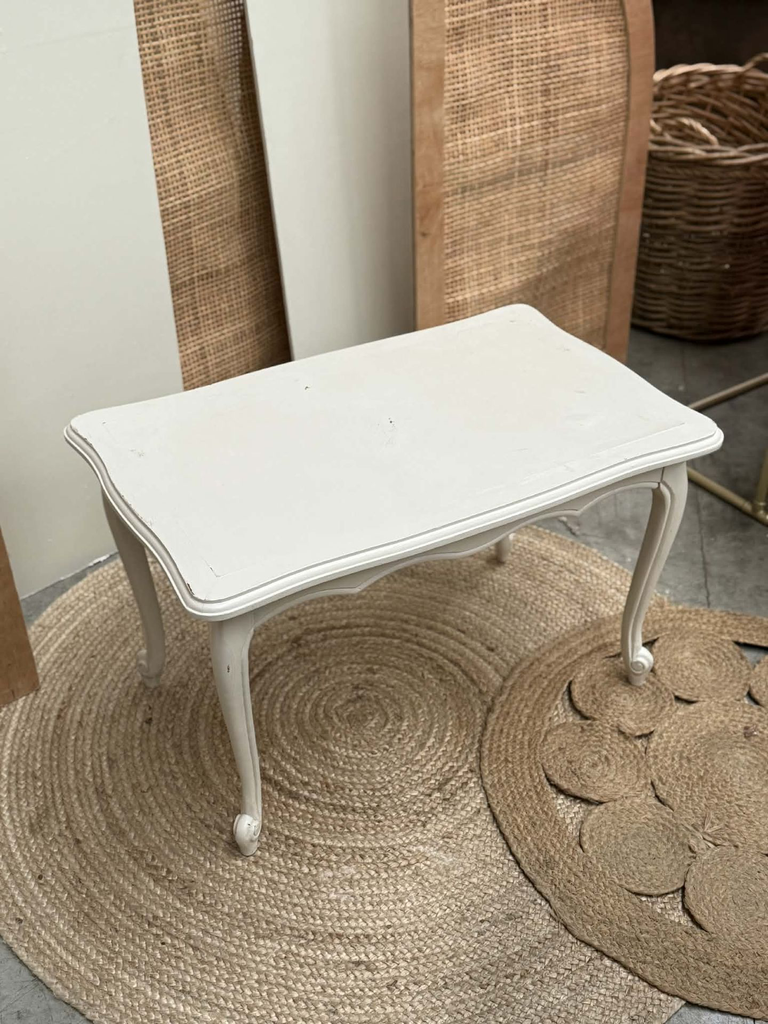 Table basse blanche