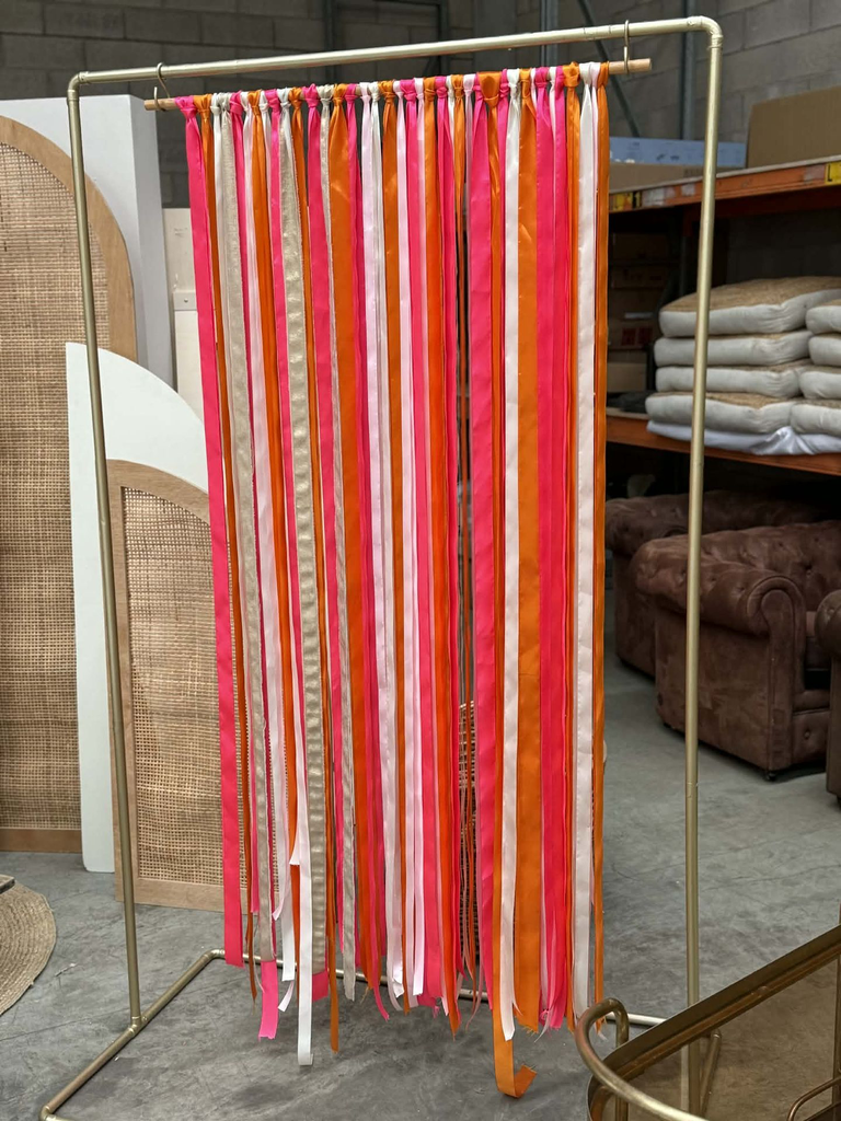 Suspension ruban rose coloré