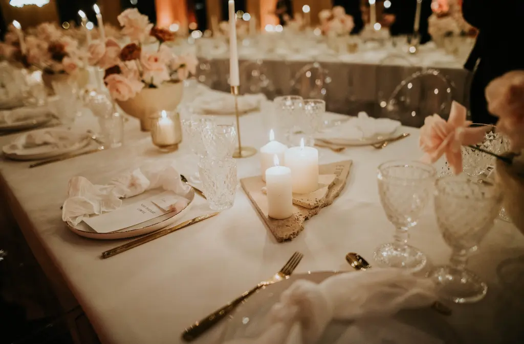 numéro de table plaque travertin.webp