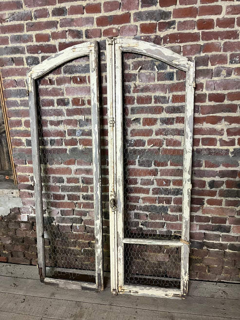 FENÊTRE GRILLAGE DE POULES