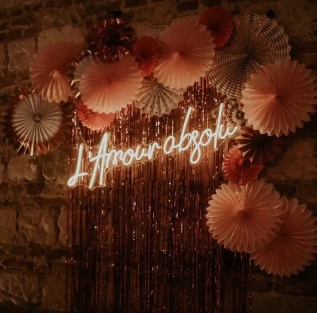 NÉON L'AMOUR ABSOLU
