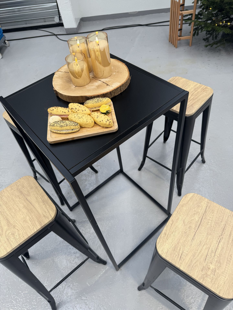 Mange debout métallique noir