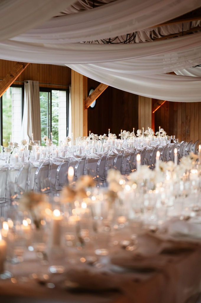 Chaise médaillon transparente