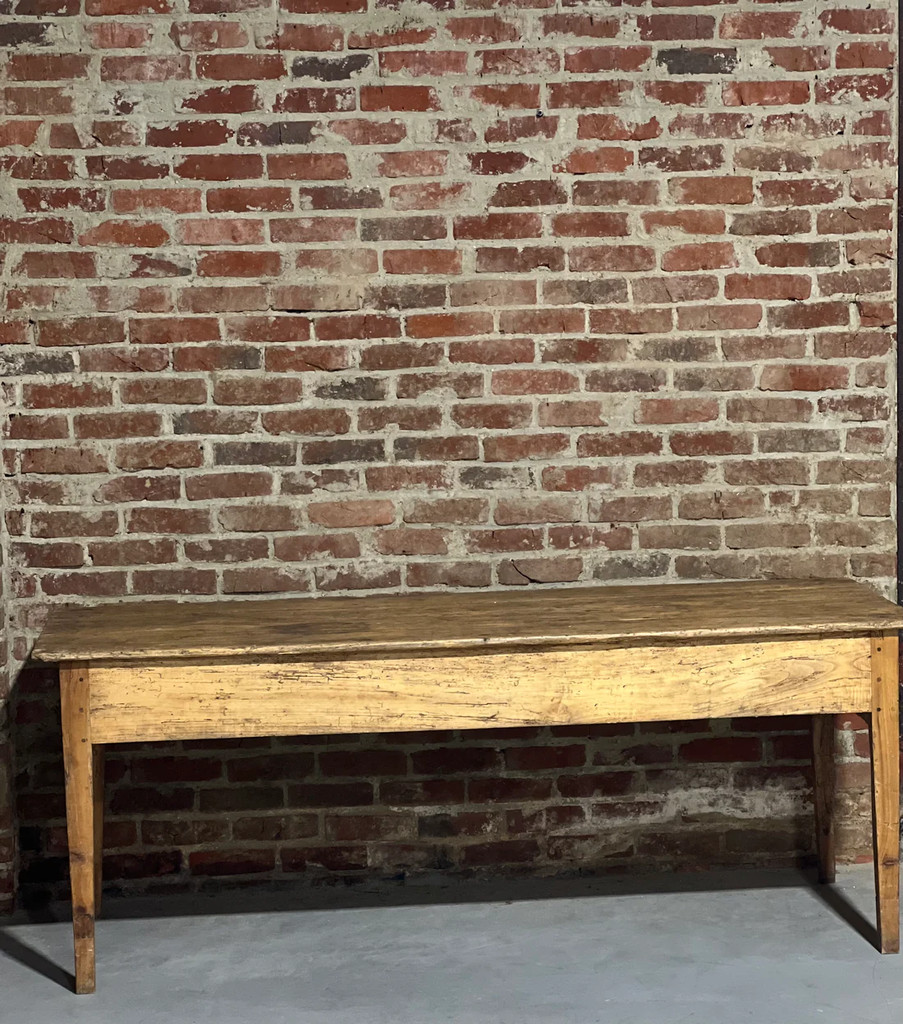 Table de ferme bois clair.webp