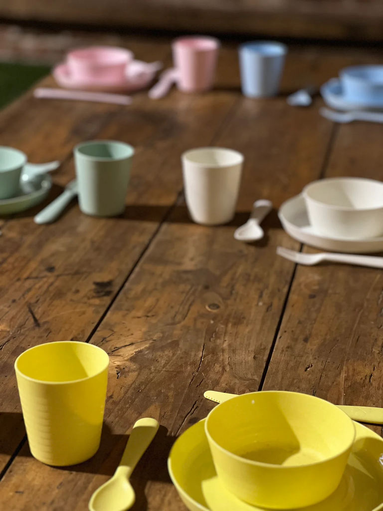 Vaisselle multicolore enfant