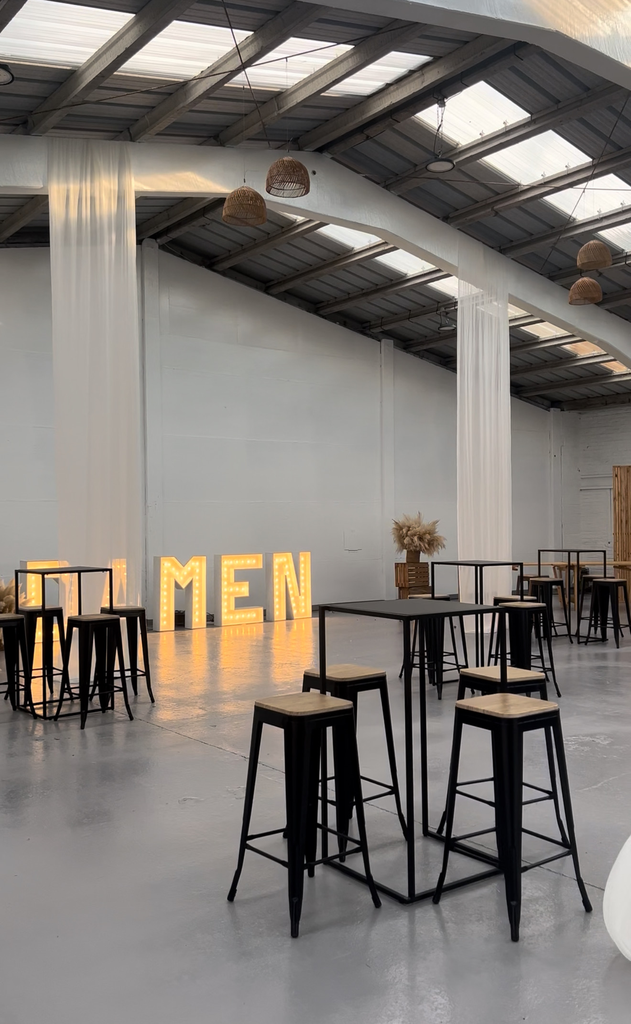 Tabouret noir et bois