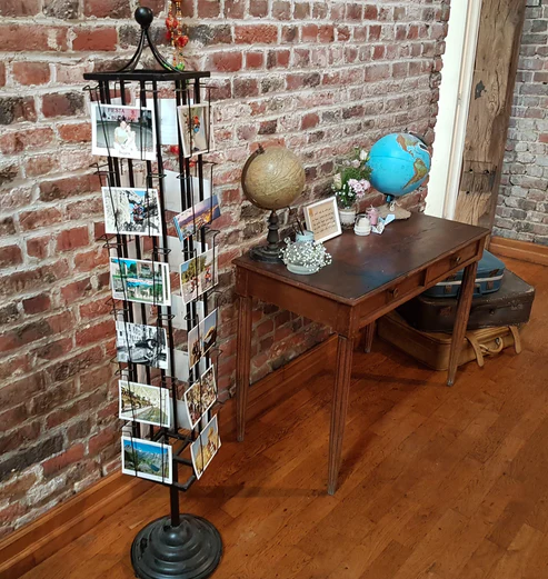 Présentoir cartes postales noir