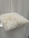 Coussin blanc à franges