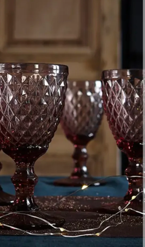 Verre à pied pourpre