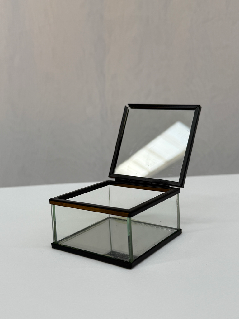 Boite à alliances verre et noire