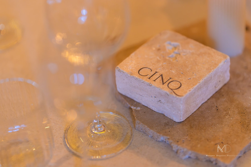 Numéros en travertin carrés