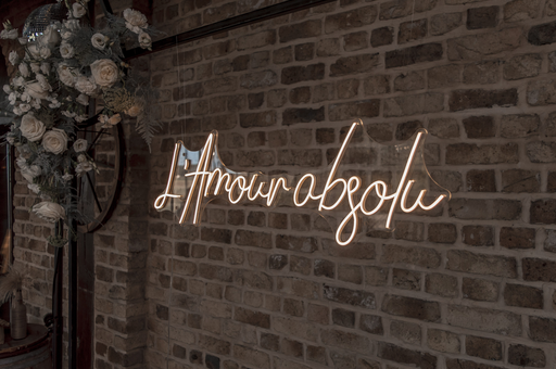 Néon "L'Amour absolu"